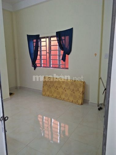 Phòng đẹp có của sổ và tollet riêg đườg hồng bàng gần đại hoc y duoc.v