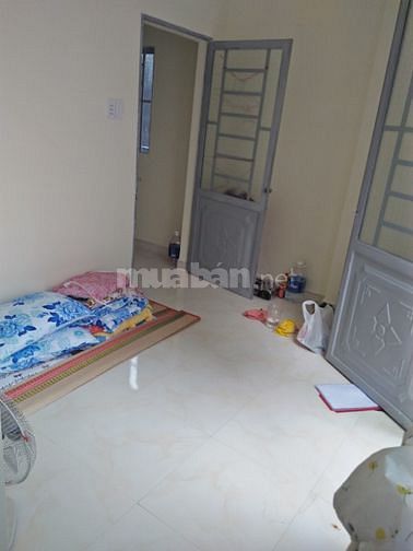 Phòng đẹp có của sổ và tollet riêg đườg hồng bàng gần đại hoc y duoc.v