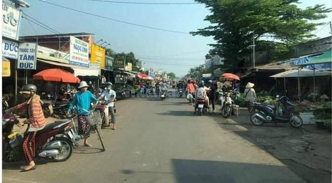 BÁN LỖ BÁN GẤP LÔ ĐẤT THỔ CƯ 520M2 ĐỐI DIỆN CỔNG KCN, KẾ CHỢ GIÁ 334TR