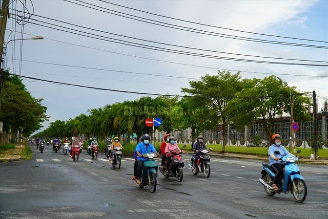 BÁN LỖ BÁN GẤP LÔ ĐẤT THỔ CƯ 520M2 ĐỐI DIỆN CỔNG KCN, KẾ CHỢ GIÁ 334TR
