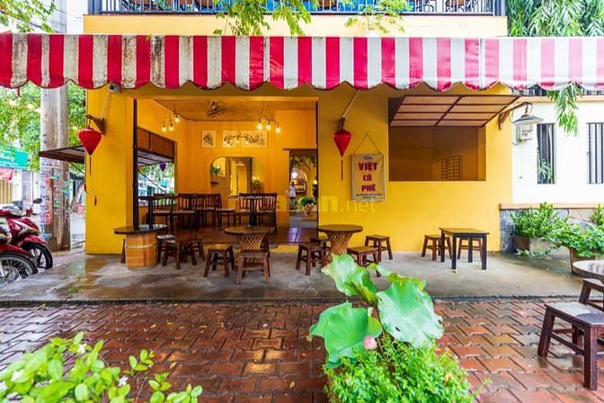 Sang quán cà phê đầy đủ tiện nghi chỉ việc vào bán 2 mặt tiền đông