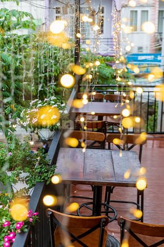 Sang quán cà phê đầy đủ tiện nghi chỉ việc vào bán 2 mặt tiền đông