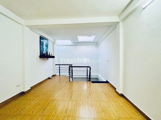 Bán Nhà 173Hoàng Hoa Thám 46m2 x5T 3PN Giá 5,3Tỷ Đg ÔTô GT Thuận Tiện