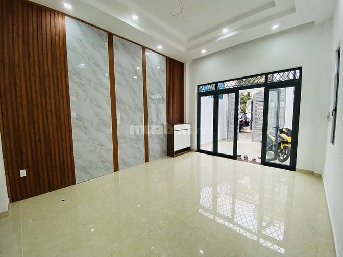 Nhà mới lô góc MT đường số, Lã Xuân Oai, Q9, 72m2, đường 7m, 4 tầng. 