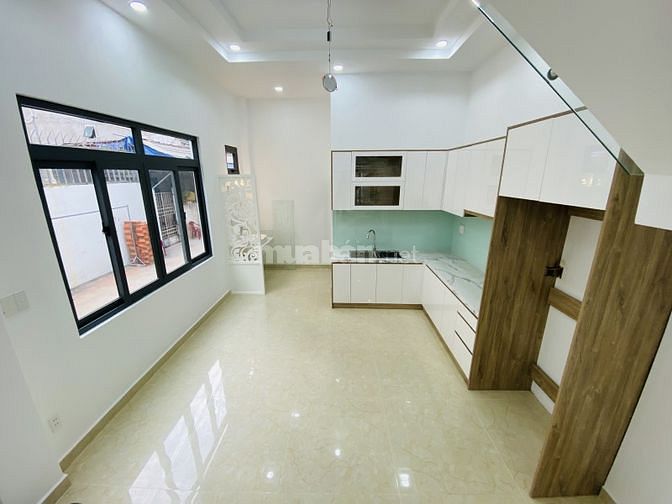 Nhà mới lô góc MT đường số, Lã Xuân Oai, Q9, 72m2, đường 7m, 4 tầng. 
