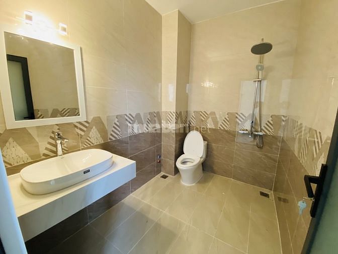 Nhà mới lô góc MT đường số, Lã Xuân Oai, Q9, 72m2, đường 7m, 4 tầng. 
