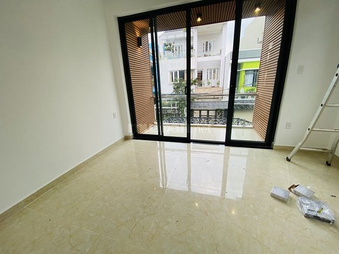 Nhà mới lô góc MT đường số, Lã Xuân Oai, Q9, 72m2, đường 7m, 4 tầng. 