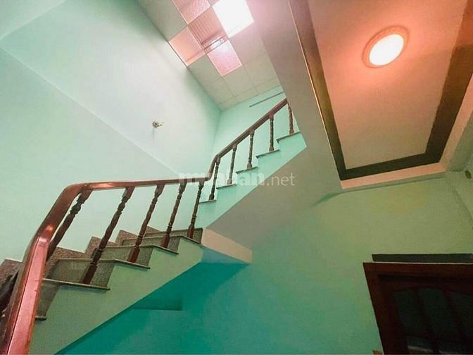Nhà Hót-Vĩnh hòa cách biển100m-6,8x10m-2tầng-3PN-đường8m KD-chỉ 3ty.