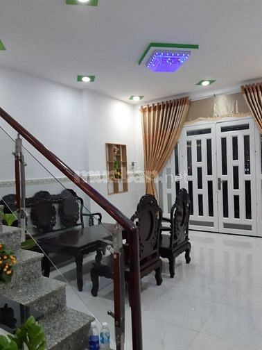 NHÀ ĐẸP QUỐC LỘ 1A CẠNH CHỢ BÌNH CHÁNH 1 LẦU 2PN GIÁ 700TR