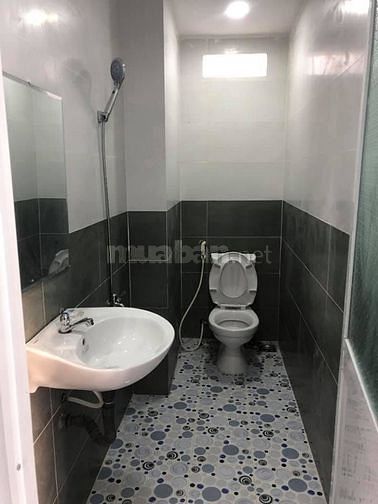 NHÀ ĐẸP QUỐC LỘ 1A CẠNH CHỢ BÌNH CHÁNH 1 LẦU 2PN GIÁ 700TR
