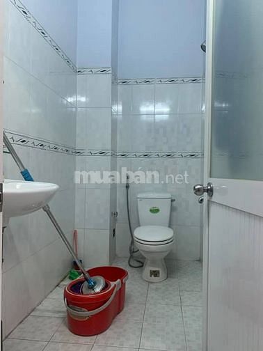 Nhà Nguyễn Văn Linh, P. Tân Thuận Tây, Q7, 76m2, 2 lầu, 4PN, 3,3 tỷ!