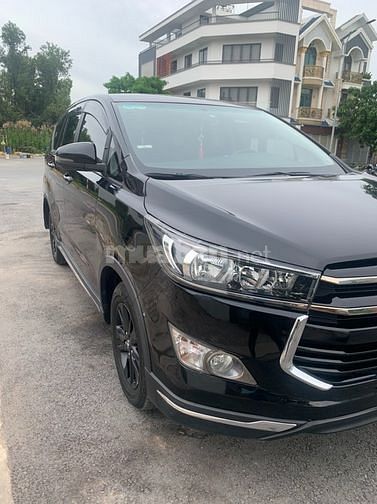 Bán xe Toyota Innova Venturer, đời 2018, xe chính chủ SG