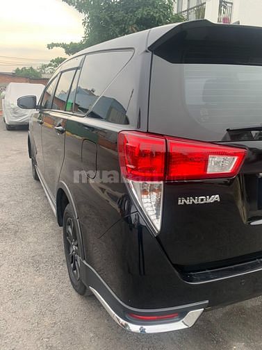 Bán xe Toyota Innova Venturer, đời 2018, xe chính chủ SG