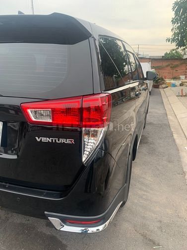 Bán xe Toyota Innova Venturer, đời 2018, xe chính chủ SG