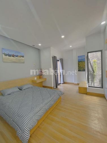 Bán gấp nhà phô Đội Cấn giá 3.59 tỷ, 28mx 6 tầng, ngõ gần, có sổ