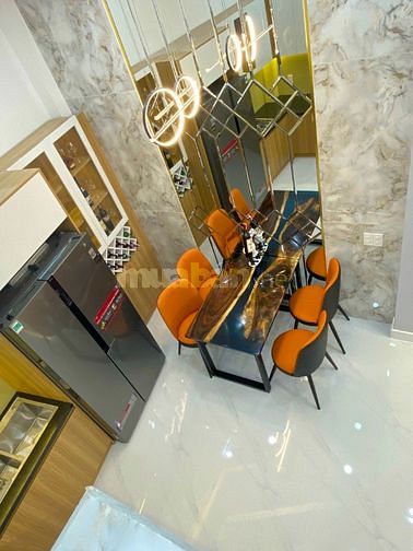 Nhà 2 lầu 4PN đường 7m ngay chợ Liên Khu 5-6 giá 2ti8