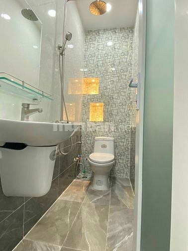 Nhà 2 lầu 4PN đường 7m ngay chợ Liên Khu 5-6 giá 2ti8