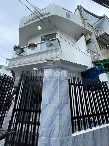 Bán nhà hẻm xe hơi thị trấn Nhà Bè, sổ hồng riêng, 5x11m đúc giả 1 tấm