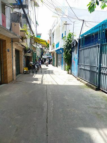 Nhà vô ở liền cmt8 hẻm xe hơi quan 10