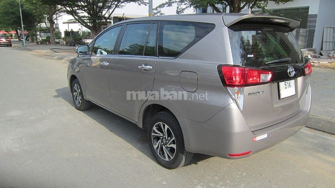 cần bán xe toyota innova đời cuối 2021