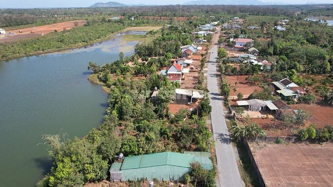 Đất Full thổ cư, Giáp Hồ Đẹp, Đường nhựa 10m