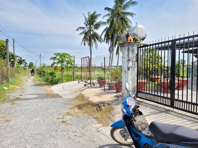 Ngay cổng KCN Phước Đông. 600tr. full thổ