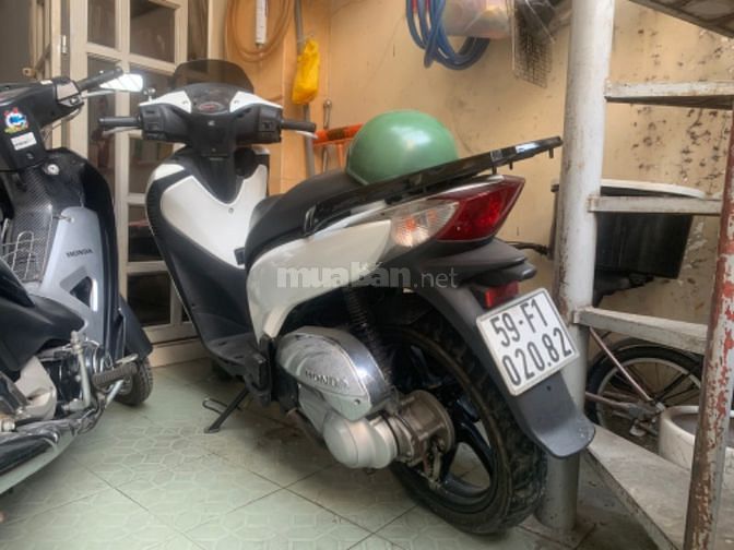 Cần bán 01 xe Honda lên full áo SH Ý 150i, bks quận 3