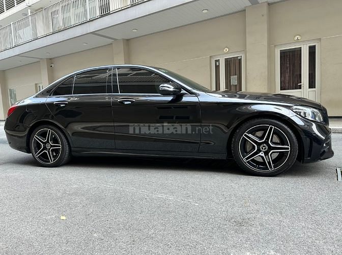 Bán xe Mercedes Benz C300AMG Model T12/2019 Fom 2020 Màu Đen Bóng