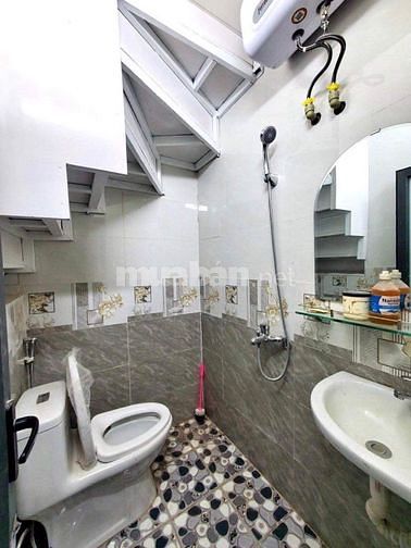 Bán nhà phố 8-3, quận Hai Bà Trưng, giá 1,25 tỷ