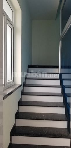 Cho thuê nhà Nguyên Căn 2 Mặt Tiền mới xây (11m x 25m ) tại Thủ Đức