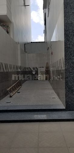 Cho thuê nhà Nguyên Căn 2 Mặt Tiền mới xây (11m x 25m ) tại Thủ Đức