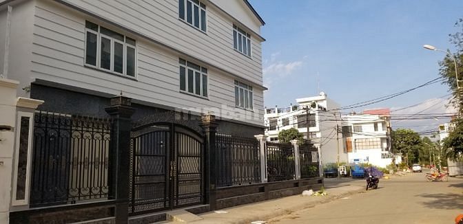 Cho thuê nhà Nguyên Căn 2 Mặt Tiền mới xây (11m x 25m ) tại Thủ Đức