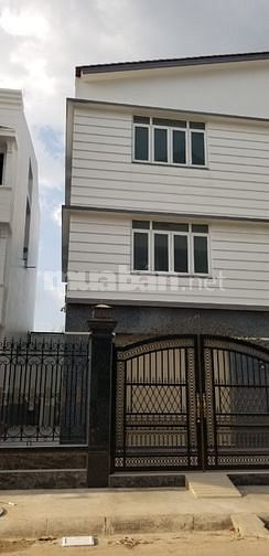 Cho thuê nhà Nguyên Căn 2 Mặt Tiền mới xây (11m x 25m ) tại Thủ Đức