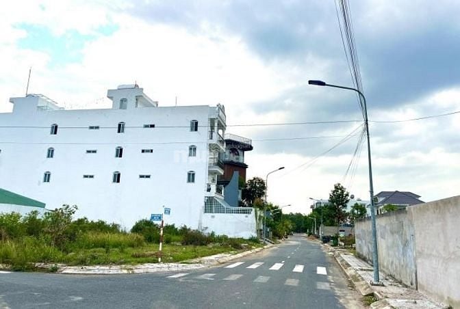 Chính chủ bán lô đất 90 m2 Tăng Long Garden