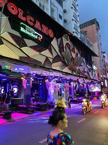 Nhà cần bán hẻm xe hơi,kinh doanh tốt nhất.