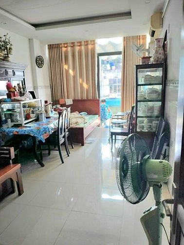 Tôi cần bán nhà MT gần chợ Bình Thới, Khu KD, bán 11 tỷ