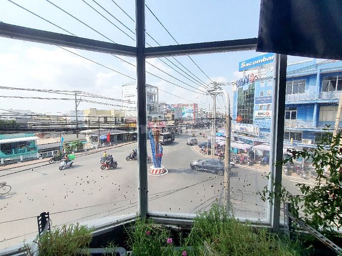 CHO THUÊ NHÀ NGUYÊN CĂN 2 MẶT TIỀN, Ngay Vòng Xoay Chợ Sađec