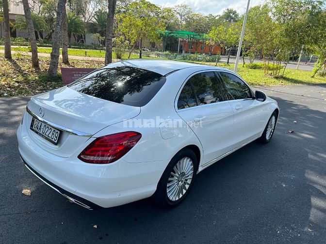 Bán xe Mercedes Benz C250 Exclusive Model T12/2016 màu trắng camay
