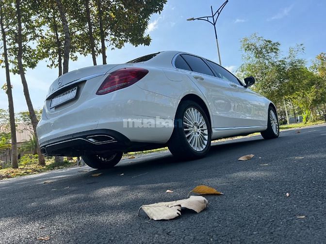 Bán xe Mercedes Benz C250 Exclusive Model T12/2016 màu trắng camay