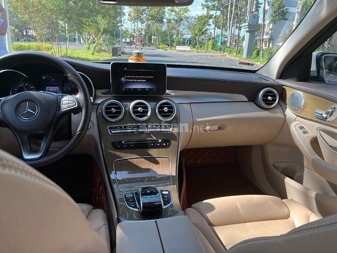 Bán xe Mercedes Benz C250 Exclusive Model T12/2016 màu trắng camay