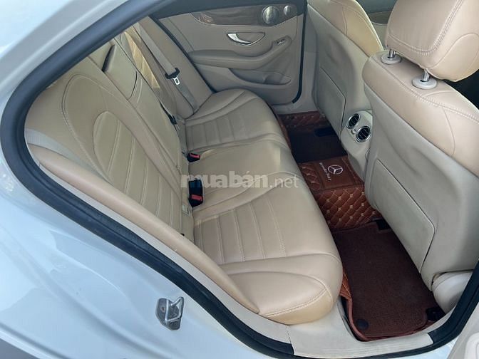 Bán xe Mercedes Benz C250 Exclusive Model T12/2016 màu trắng camay