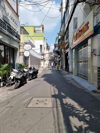 Bán nhà chính chủ hẻm xe hơi đường Nguyễn Đình Chiểu, P. 3, Phú Nhuận.
