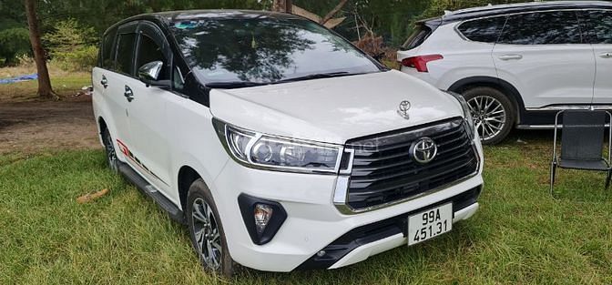 Xe InnovaG 2.0 AT, số tự động 2021, chạy lướt 12ngàn km, nệm da