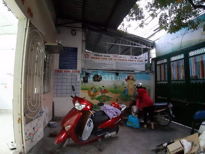 Bán gấp nhà đất sổ hồng chính chủ  hẻm rộng ô tô vào tận nhà