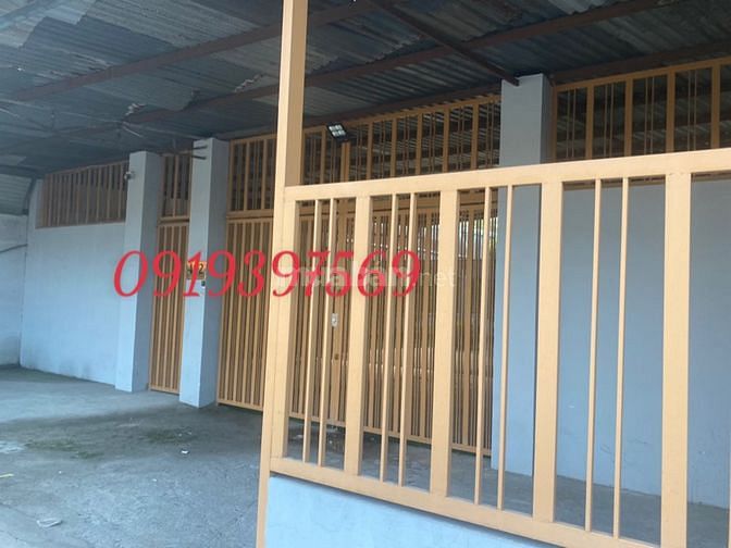 Cho thuê Góc 2MT Quốc Lộ 13, TĐ. Dt:9,5*30. Giá 45 triệu.