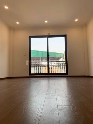 NGAY AEON-CỔ LINH! 36M* 5T MỚI CỨNG GẦN OTO TRÁNH