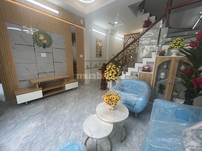 Nhà bán 1 trệt 2 lầu - 4.3m x 9m tại Phan Huy Ích giáp Tân Bình