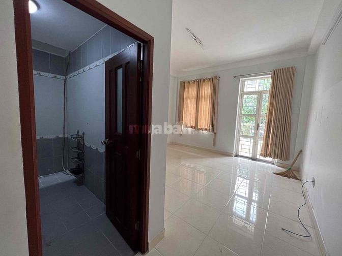 Cho Thuê Nhà 3 Lầu MT Tân Sơn Nhì, TSN, Tân Phú.DT: 320m2
