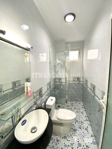 Phòng mới hoàn thiện, mới, nội thất. Sát ngay ngã 5 Chuồng Chó