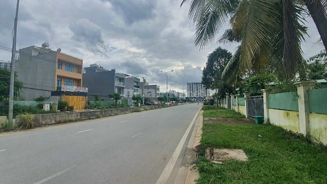 Bán đất mặt đường liên phường gần verosa khang điền Q.9 (971m2)